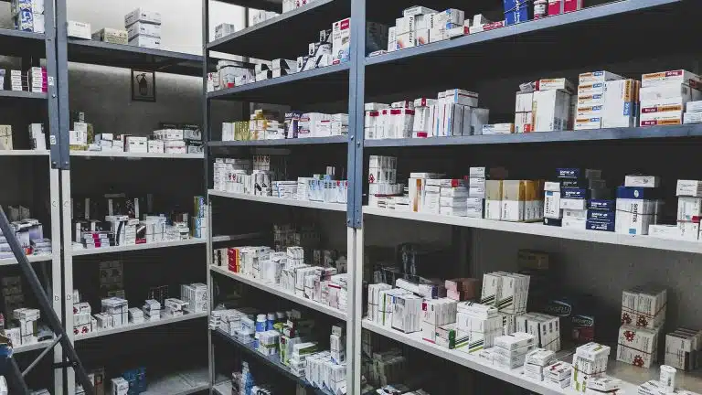 레이저 기술을 통한 의약품 추적성: 안전 및 규정 준수